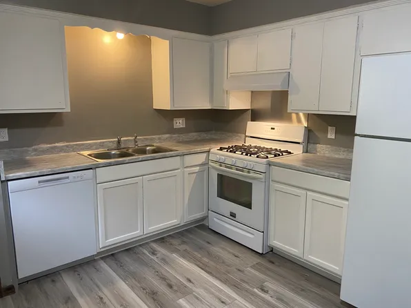 10519 W Donna Dr, Milwaukee, WI 53224