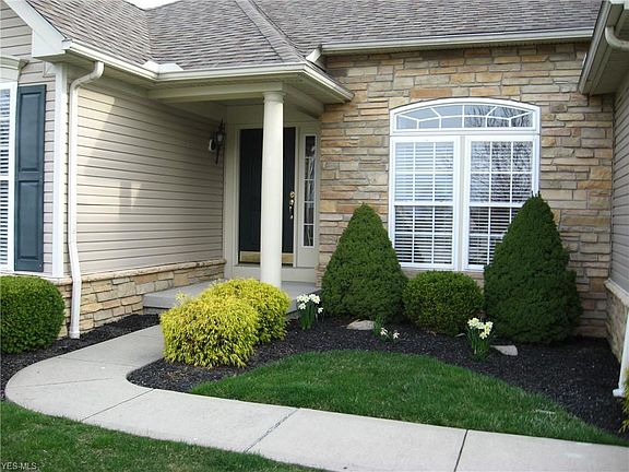 3rd image of 9549 Angela Dr