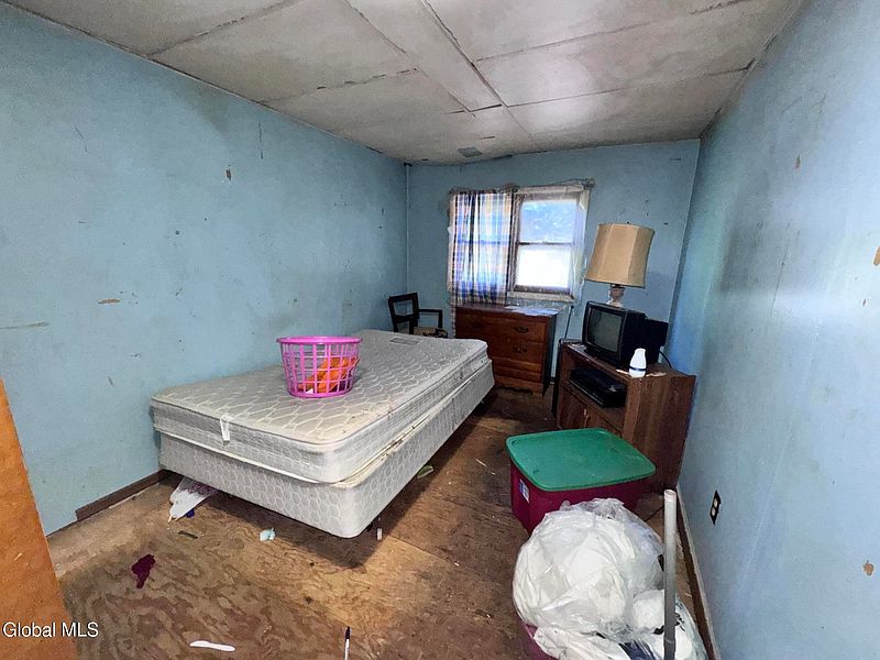 5th image of 9 Mary Hadge Drive