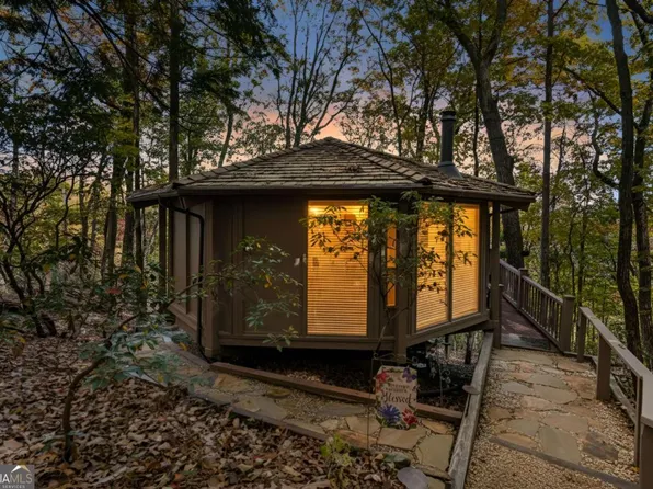 101 Treetopper Cir, Jasper, GA 30143