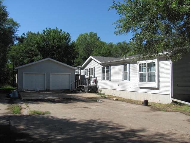 1st image of 204 S 1st St