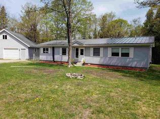 1416 Valley Dr, Mackinaw City, MI 49701