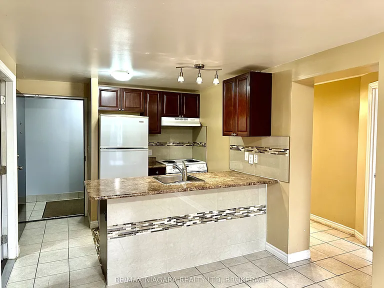 7 Riverview Blvd #105 — Photo 9
