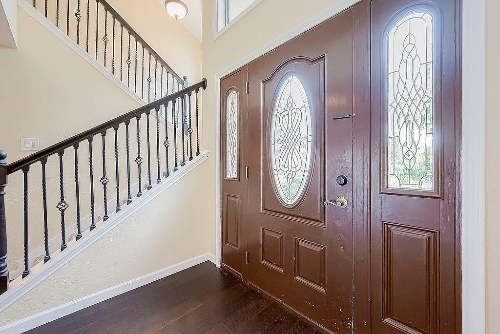 4 bed, 2.5 bath, 2486 sqft, $2,450 — Photo 4
