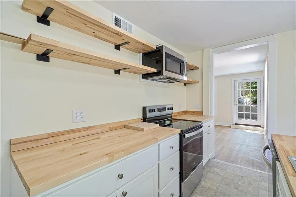 1 bed, 1000 sqft, $1,100 — Photo 2