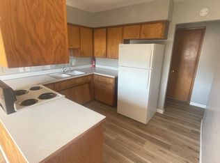 Pleasant St, Waterloo, IA 50702