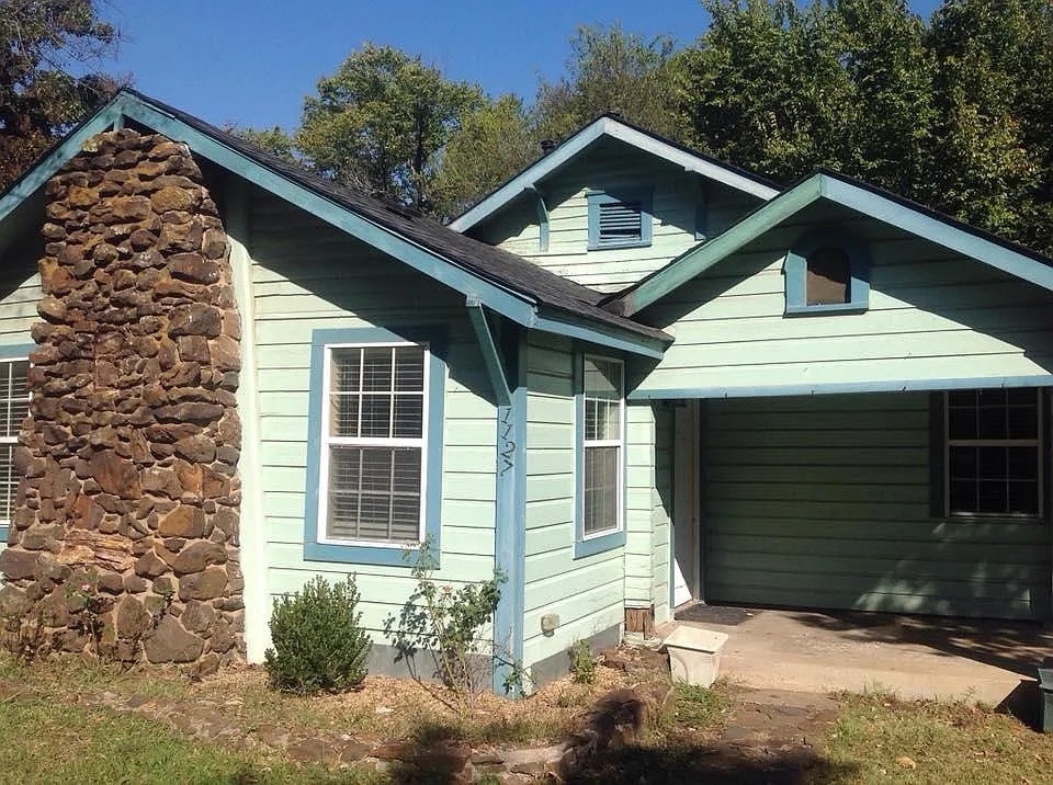 1127 W Owing St
