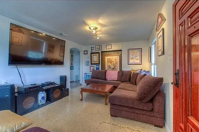 7103 Twin Crest Dr — Photo 6