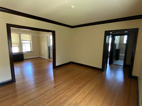 3rd image of 2118 W Giddings St #2B