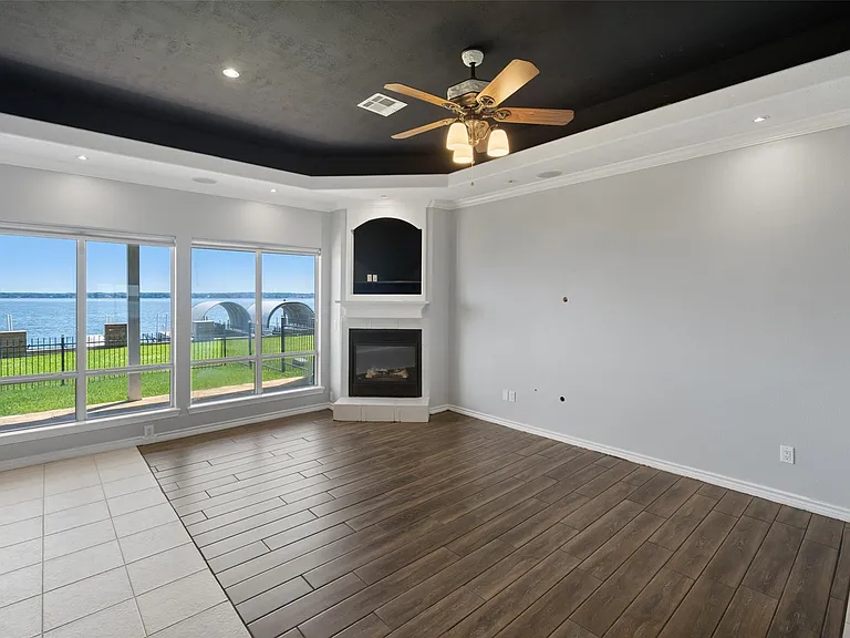 16 Regency Point — Photo 12