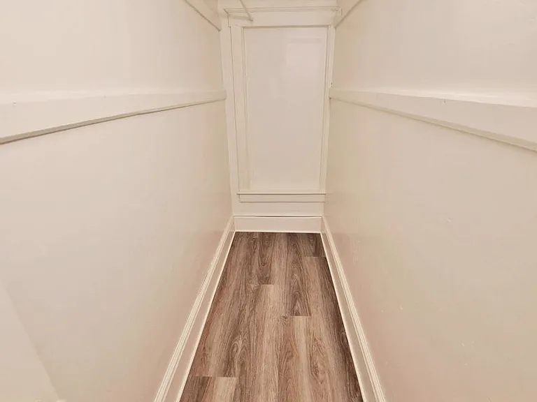 118 S Franklin St — Photo 16