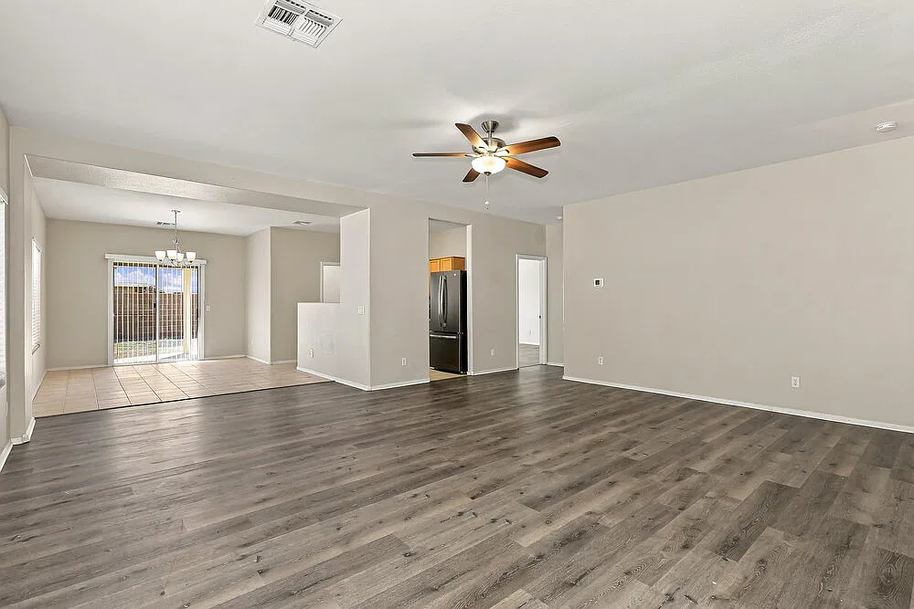3 bed, 2.0 bath, 1610 sqft, $1,730 — Photo 3