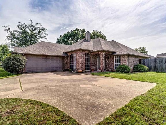 2nd image of 1704 Waterton Cir
