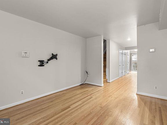 5th image of 1028 Patapsco St