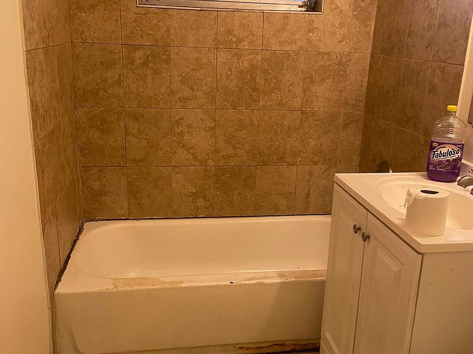 1st image of 1548 NW 11th Way