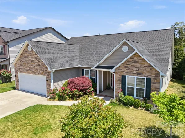 1 Breyerton Ct, Asheville, NC 28804