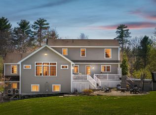 69 River Rd, Hollis Center, ME 04042