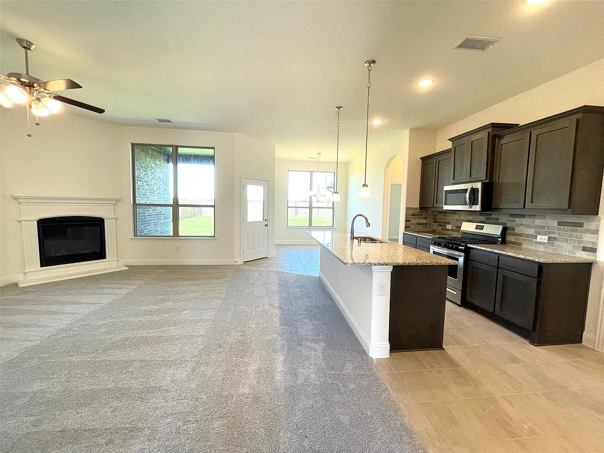 Building Photo - 4009 Whitetail Ln