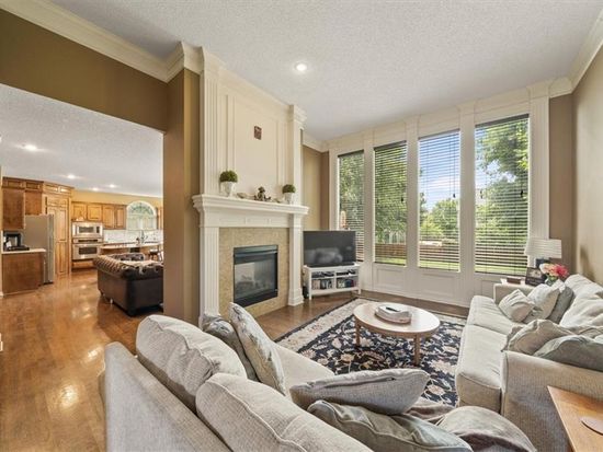 22013 W 56th St, Shawnee, KS 66226