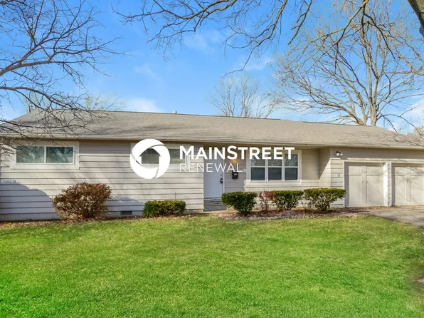 11212 Lecluyse Dr, Shawnee, KS 66203