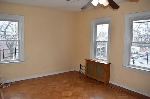 Rented by Amin Property Group Inc | media 27