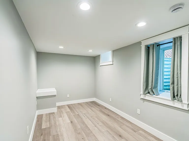 1845 E Cambria St #1 — Photo 22