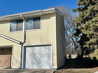 1621 City View Dr, Eagan, MN 55121