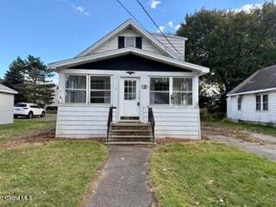 5 Lockrow Boulevard, Albany, NY, 12205