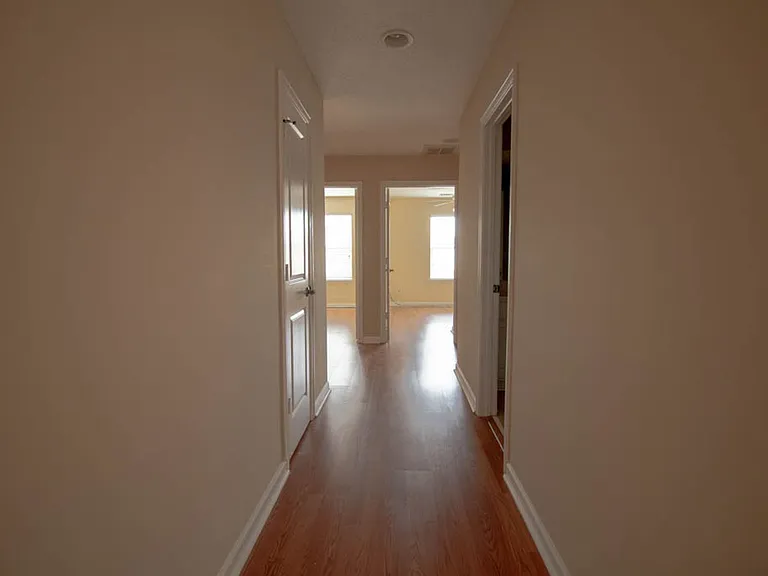 127 Ventura Pl — Photo 32