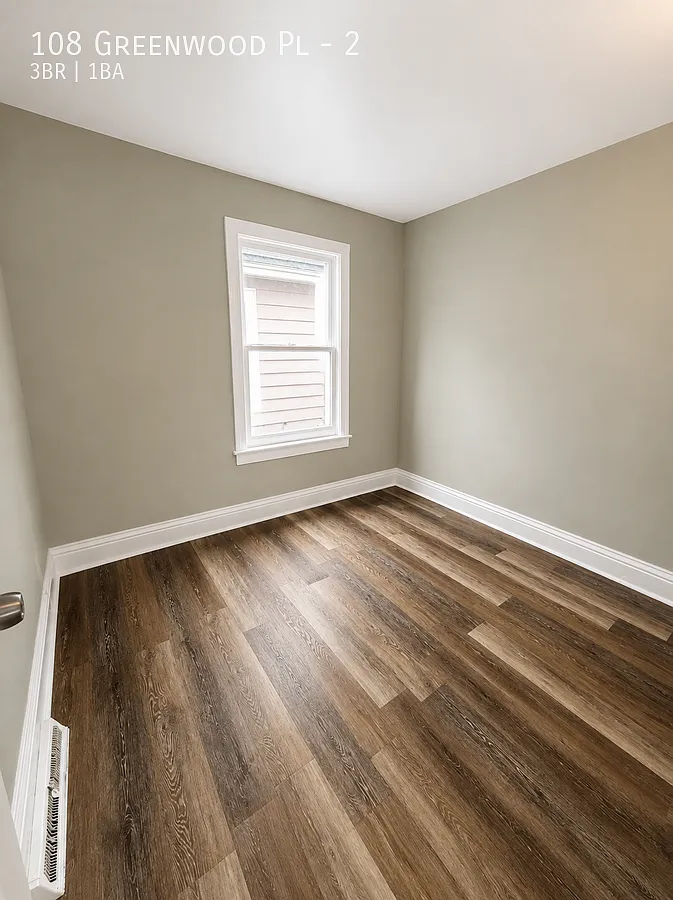 Spacious & Updated 3-Bedroom Apartment Near Elmwood Village — Photo 4