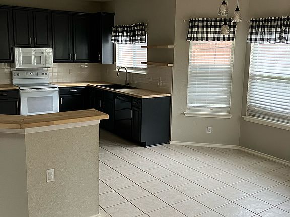4th image of 4629 Flagstone Dr