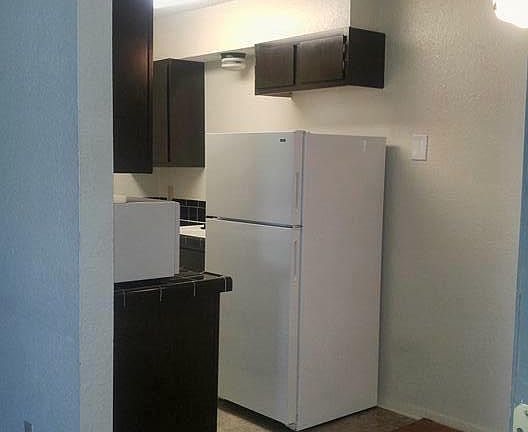 Full Size Kitchen w/Tile Floor