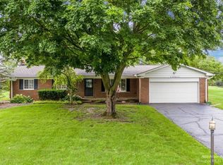 10587 Kenicott Trl, Brighton, MI