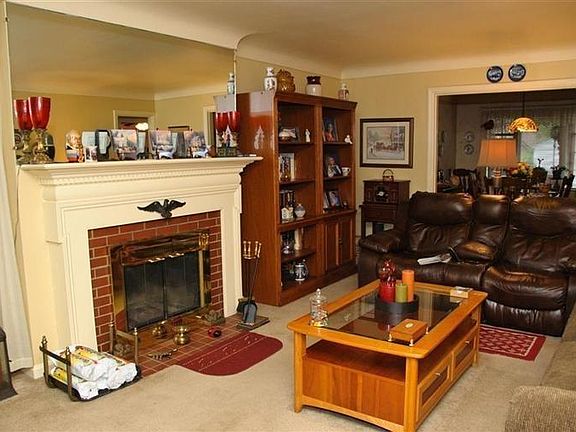 3rd image of 1002 Kreis Ln