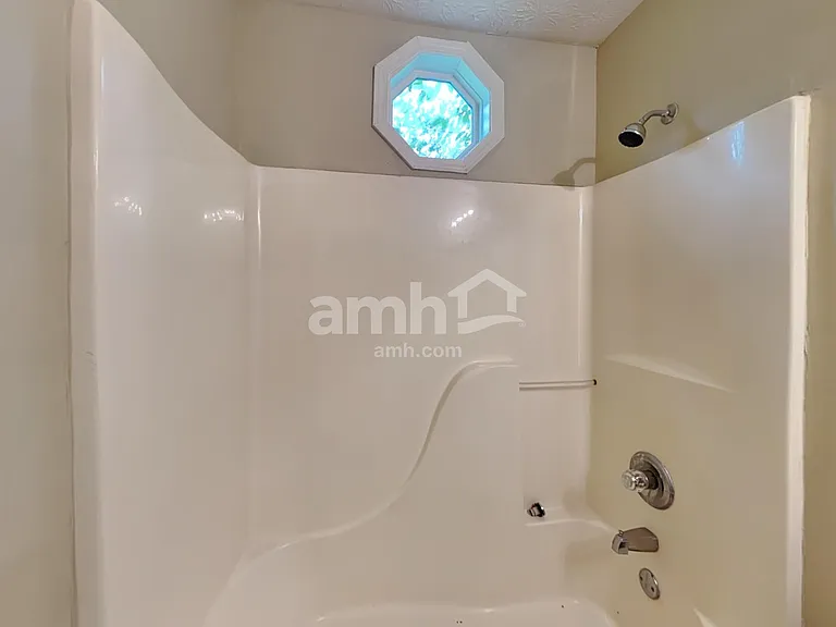 2740 Avalon Meadows Ln — Photo 19
