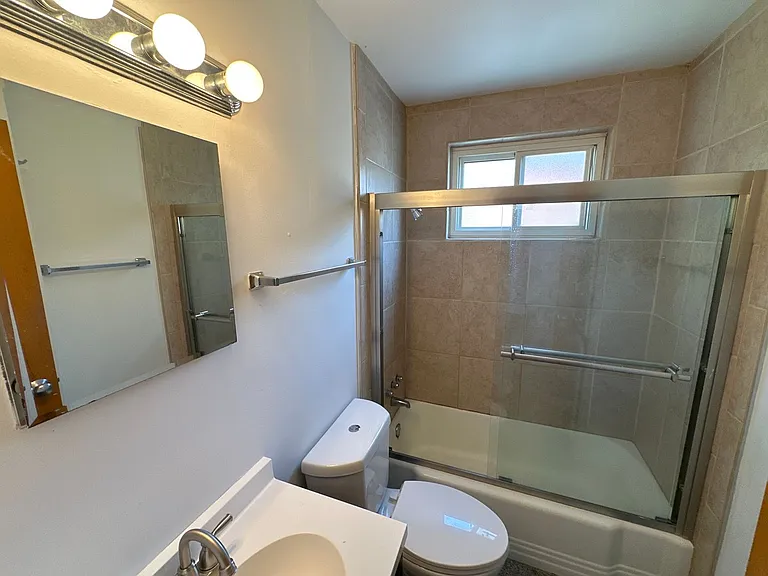 W 3rd Ave 85 NPR — Photo 19