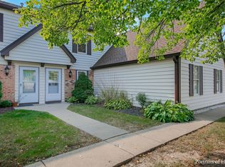 2647 Country Oaks Ct #2647, Aurora, IL 60502