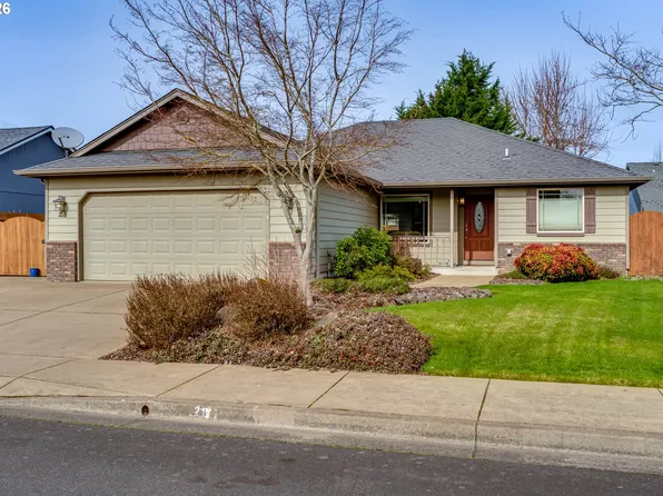 28 Sandalwood Loop, Creswell, OR 97426