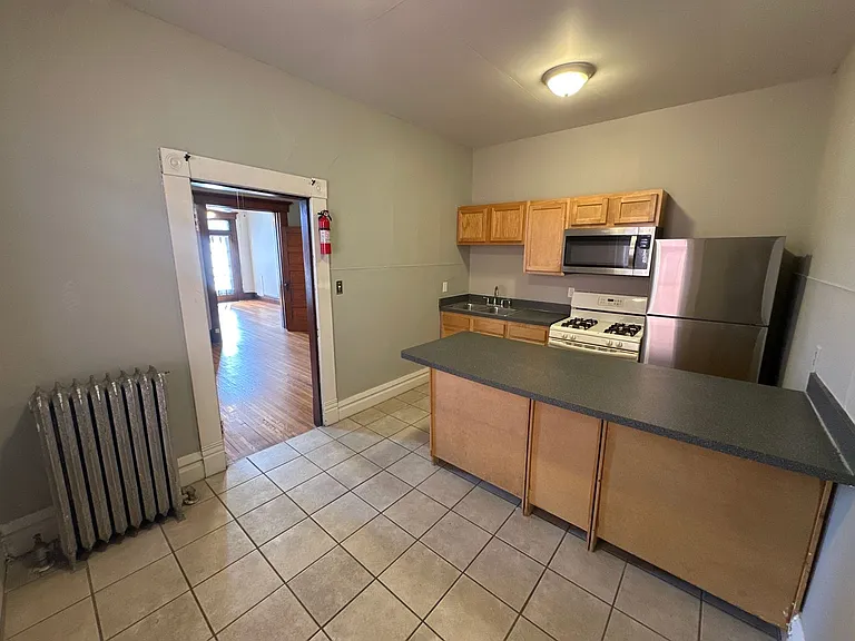 King Ave 222 MLR — Photo 2