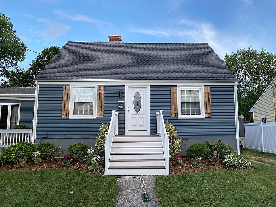 2nd image of 32 Hart Ave