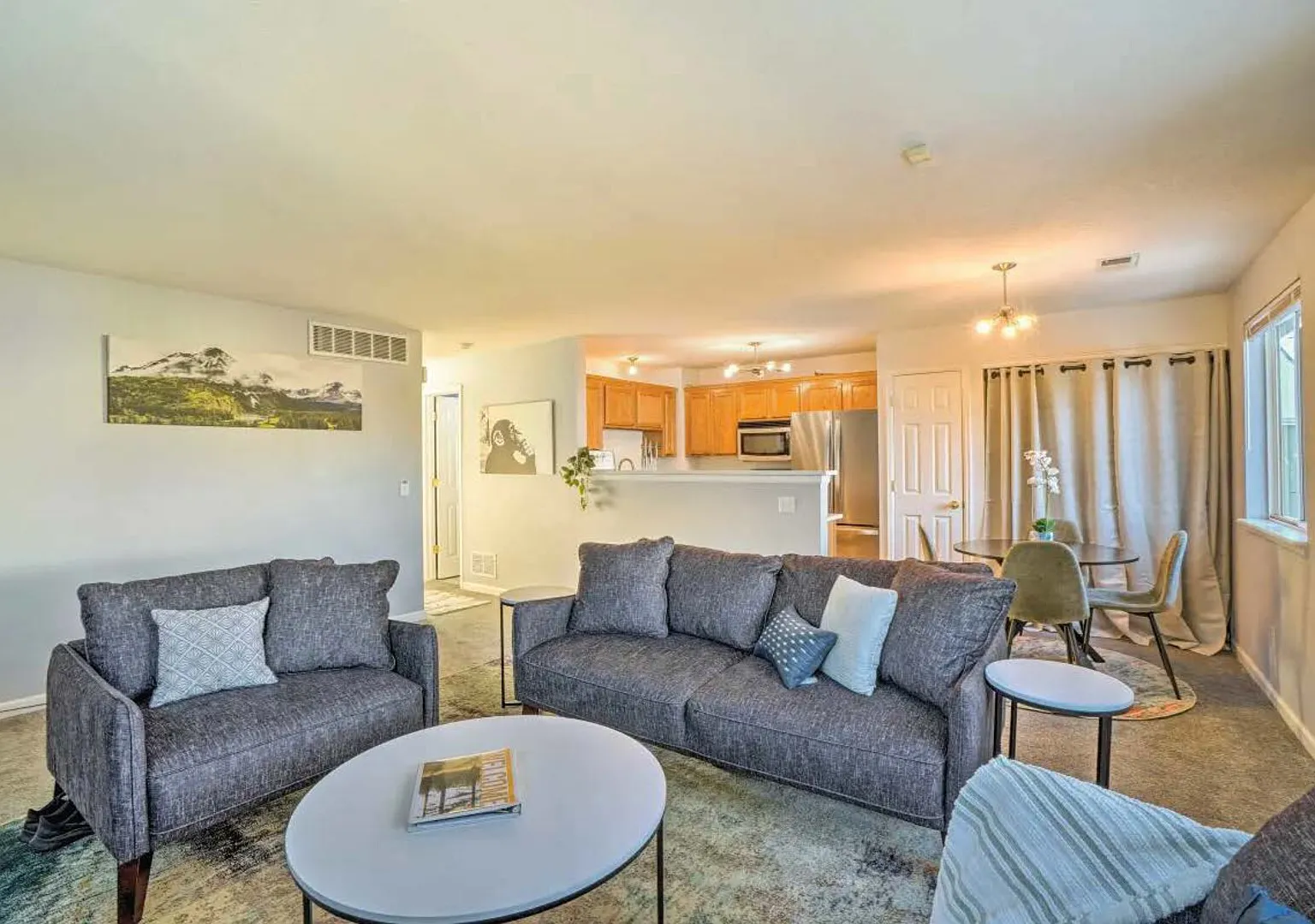 Bright Englewood Condo — Photo 1
