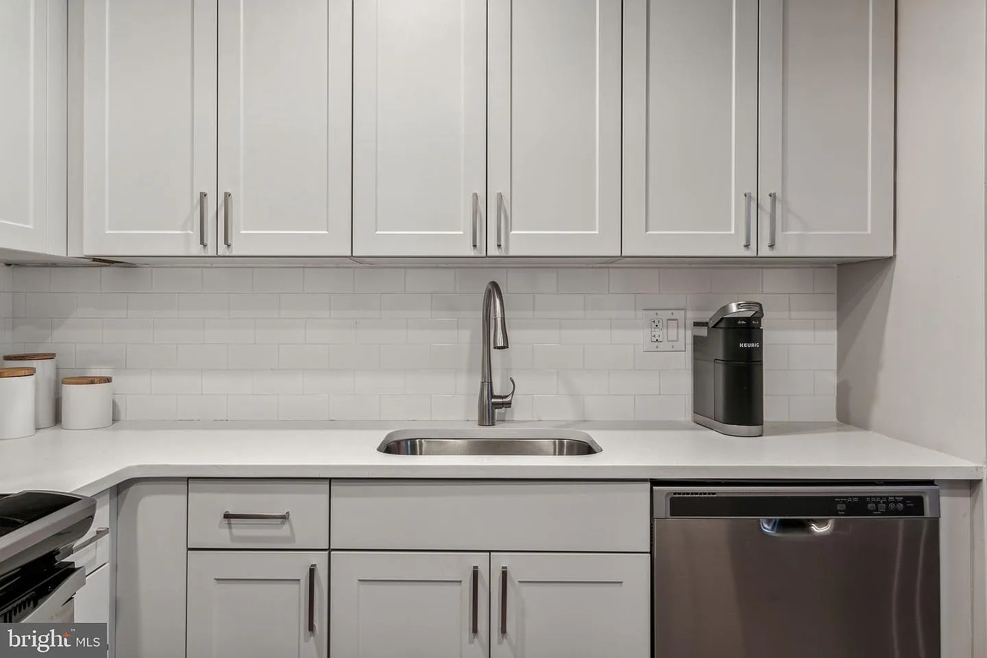 1 bed, 760 sqft, $2,325 — Photo 4