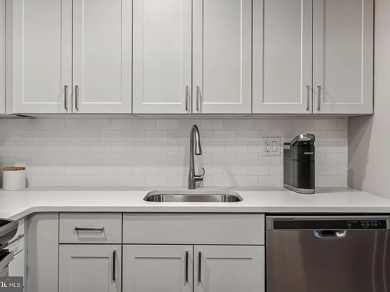 875 Sansom St #1009 — Photo 22