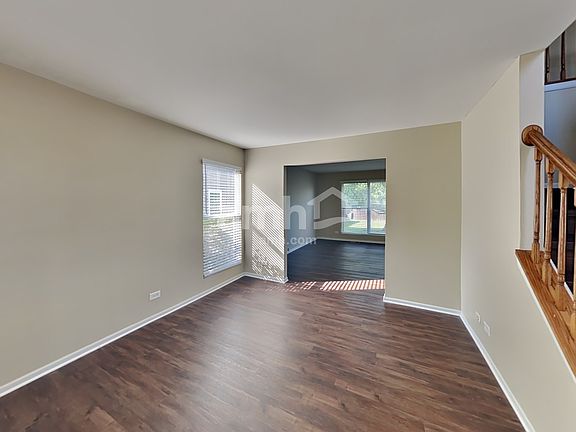 4th image of 478 Meadowlark Dr