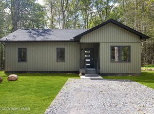 1540 Lake Ln, Pocono Lake, PA 18347