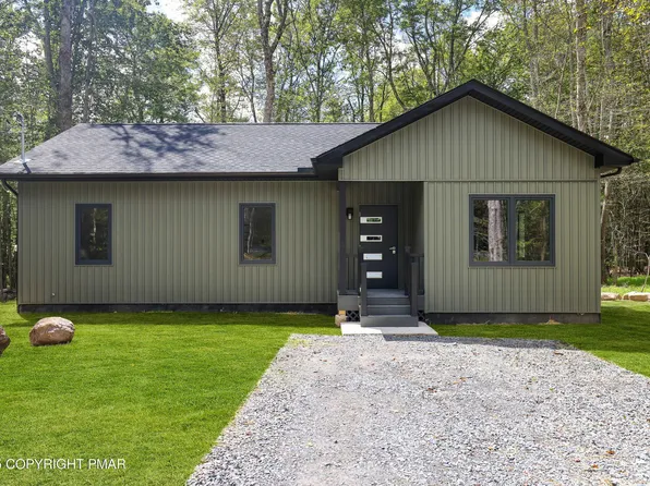 1540 Lake Ln, Pocono Lake, PA 18347