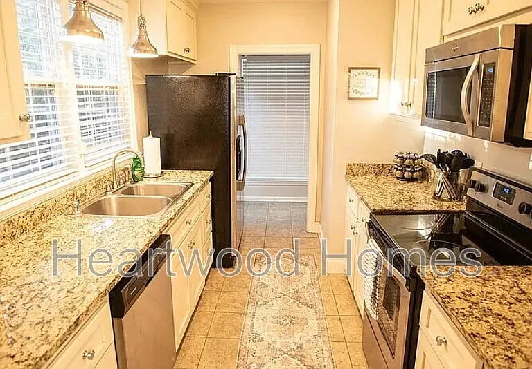 3019 Forest Dr — Photo 10
