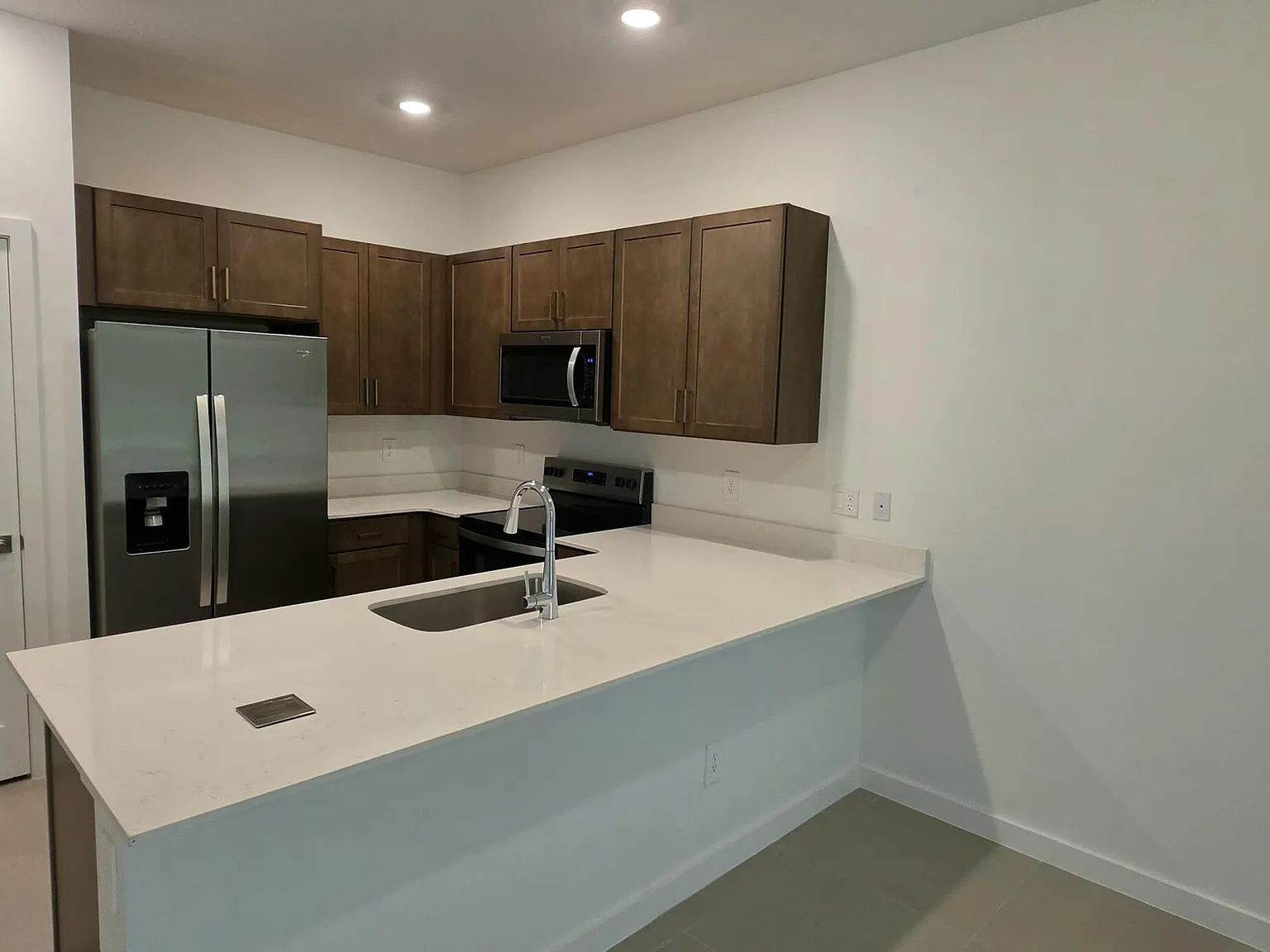 3 bed, 2.5 bath, 1532 sqft, $3,400 — Photo 3