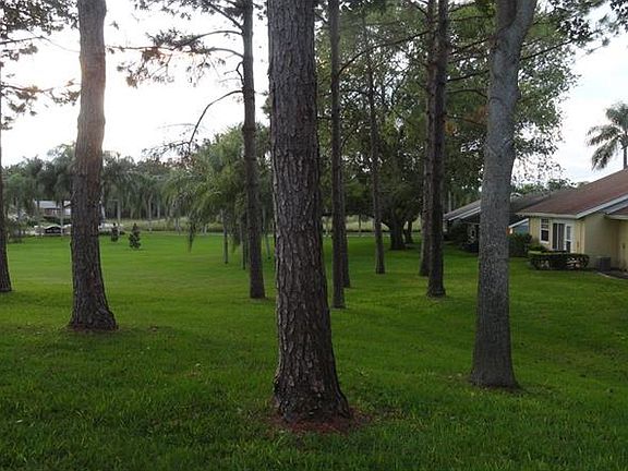 4th image of 1425 Oakhill Dr #104