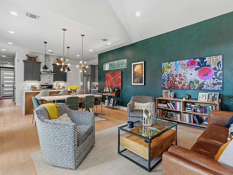 1000 Ellingson Ln #1 — Photo 1